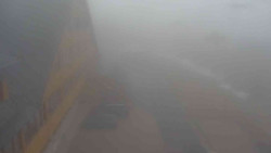 Parkoviště a hlavní vchod