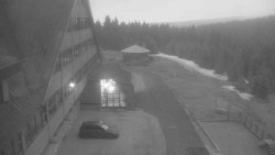 Parkoviště a hlavní vchod