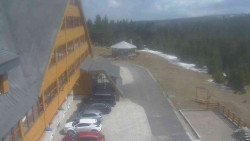 Parkoviště a hlavní vchod