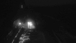 Parkoviště a hlavní vchod