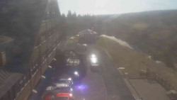 Parkoviště a hlavní vchod