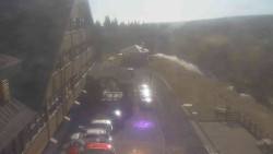 Parkoviště a hlavní vchod