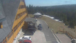 Parkoviště a hlavní vchod