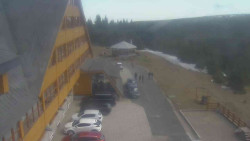 Parkoviště a hlavní vchod