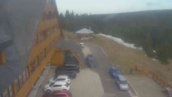 Parkoviště a hlavní vchod