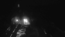 Parkoviště a hlavní vchod