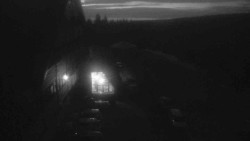 Parkoviště a hlavní vchod