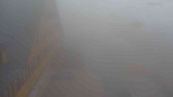 Parkoviště a hlavní vchod