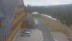 Parkoviště a hlavní vchod