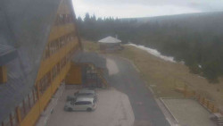 Parkoviště a hlavní vchod