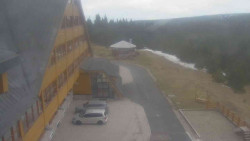 Parkoviště a hlavní vchod