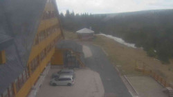 Parkoviště a hlavní vchod