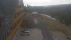 Parkoviště a hlavní vchod