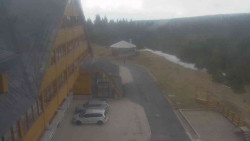 Parkoviště a hlavní vchod