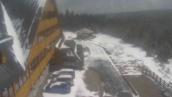 Parkoviště a hlavní vchod