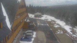 Parkoviště a hlavní vchod