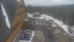 Parkoviště a hlavní vchod