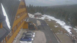 Parkoviště a hlavní vchod