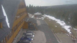 Parkoviště a hlavní vchod