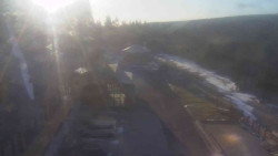 Parkoviště a hlavní vchod