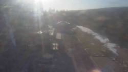 Parkoviště a hlavní vchod