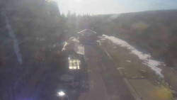 Parkoviště a hlavní vchod