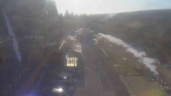 Parkoviště a hlavní vchod