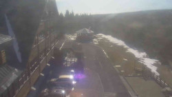 Parkoviště a hlavní vchod