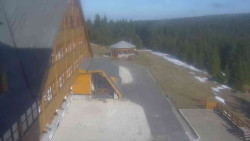 Parkoviště a hlavní vchod