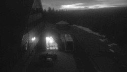 Parkoviště a hlavní vchod