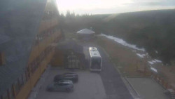 Parkoviště a hlavní vchod