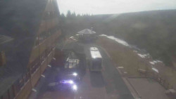 Parkoviště a hlavní vchod