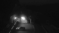 Parkoviště a hlavní vchod