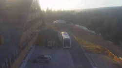 Parkoviště a hlavní vchod