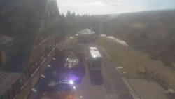 Parkoviště a hlavní vchod