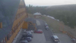 Parkoviště a hlavní vchod