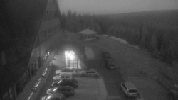 Parkoviště a hlavní vchod