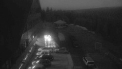 Parkoviště a hlavní vchod