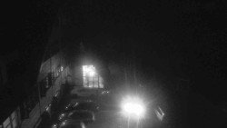 Parkoviště a hlavní vchod