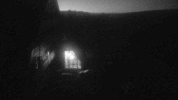 Parkoviště a hlavní vchod