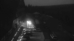 Parkoviště a hlavní vchod