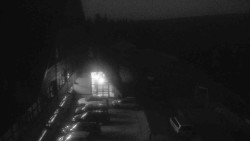 Parkoviště a hlavní vchod