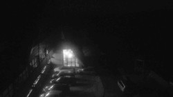 Parkoviště a hlavní vchod