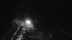 Parkoviště a hlavní vchod