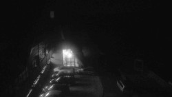 Parkoviště a hlavní vchod