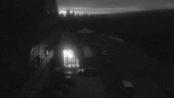 Parkoviště a hlavní vchod