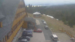 Parkoviště a hlavní vchod