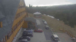 Parkoviště a hlavní vchod