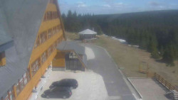 Parkoviště a hlavní vchod