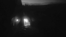 Parkoviště a hlavní vchod